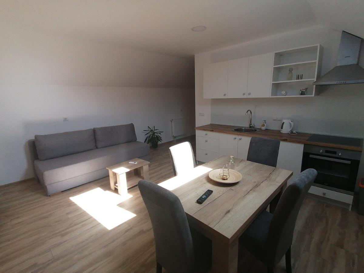 Farma & Apartmani Opg Sasa Delic コレニツァ エクステリア 写真